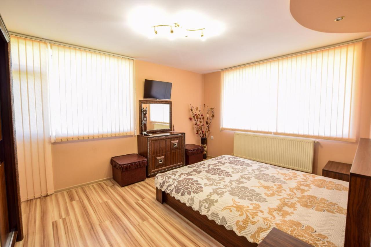 Mariana Apartment Pavel Banya Ngoại thất bức ảnh