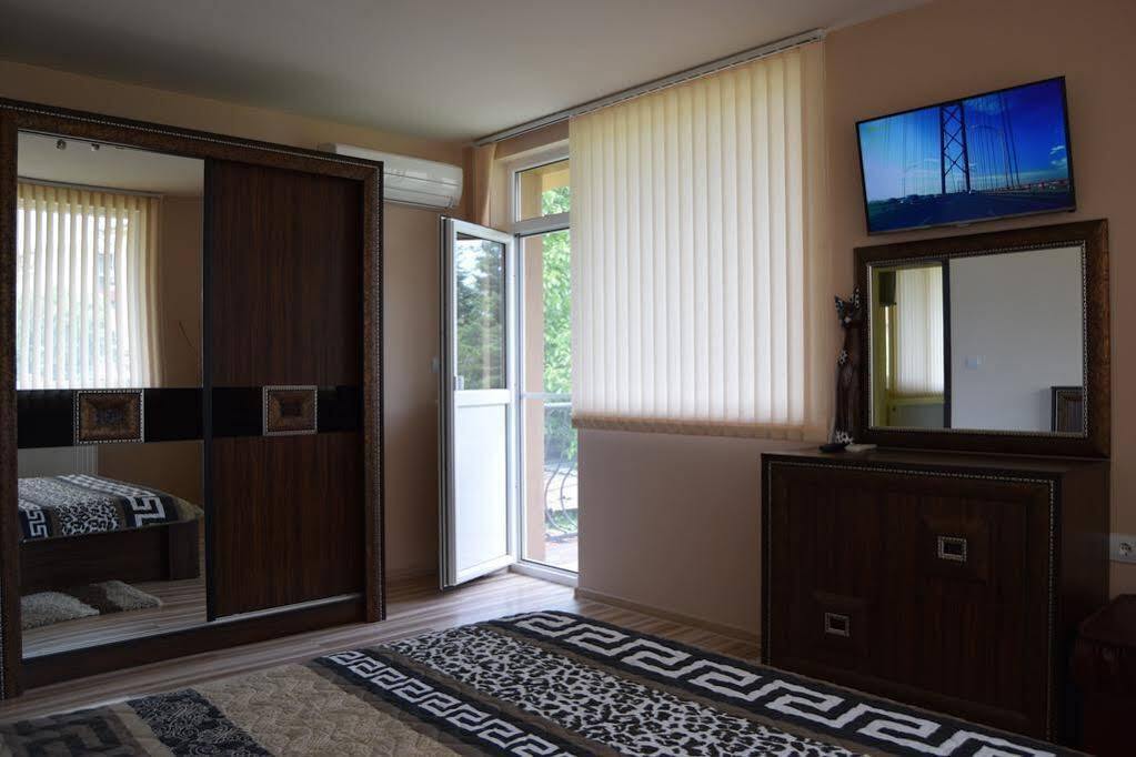 Mariana Apartment Pavel Banya Ngoại thất bức ảnh
